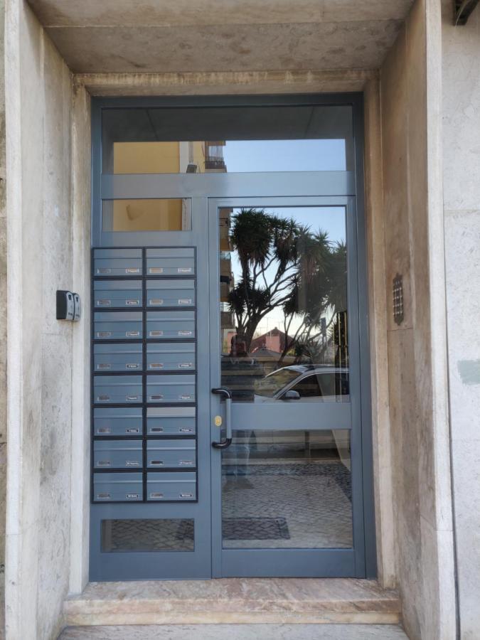 Belem Light Filled Apt With Patio, By Timecooler Lisbon Exterior photo